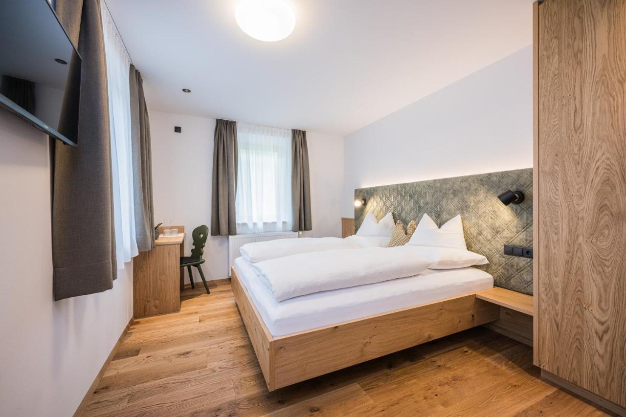 Gasthof Albergo Dolomiten Braies  Dış mekan fotoğraf