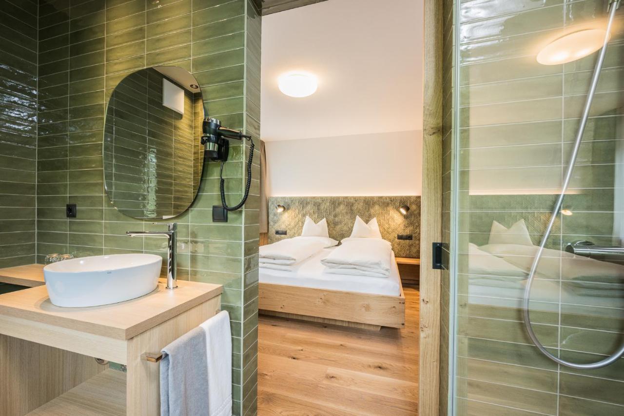 Gasthof Albergo Dolomiten Braies  Dış mekan fotoğraf