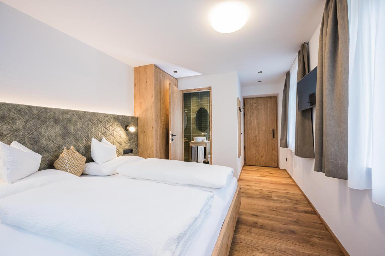 Gasthof Albergo Dolomiten Braies  Dış mekan fotoğraf