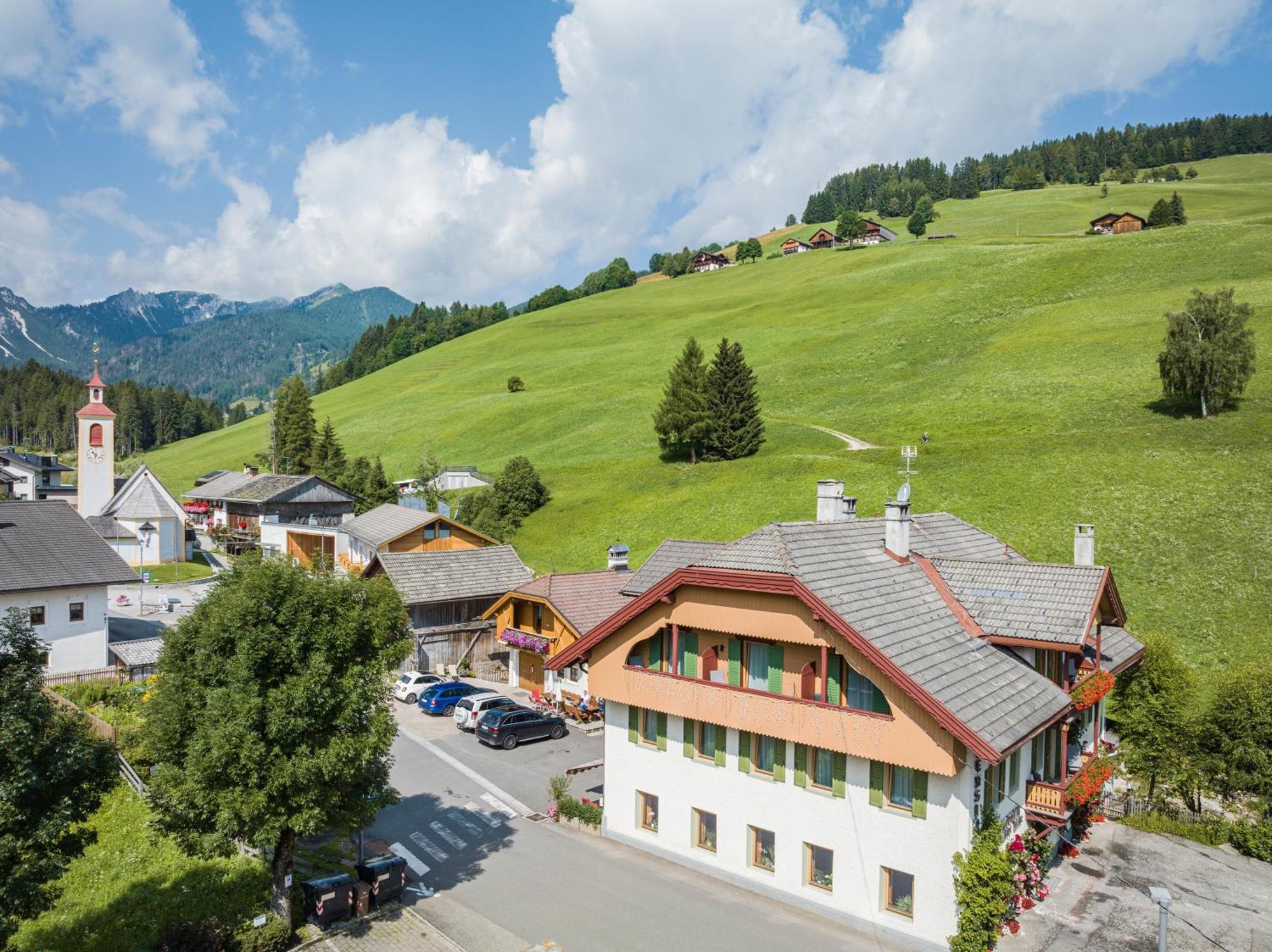 Gasthof Albergo Dolomiten Braies  Dış mekan fotoğraf