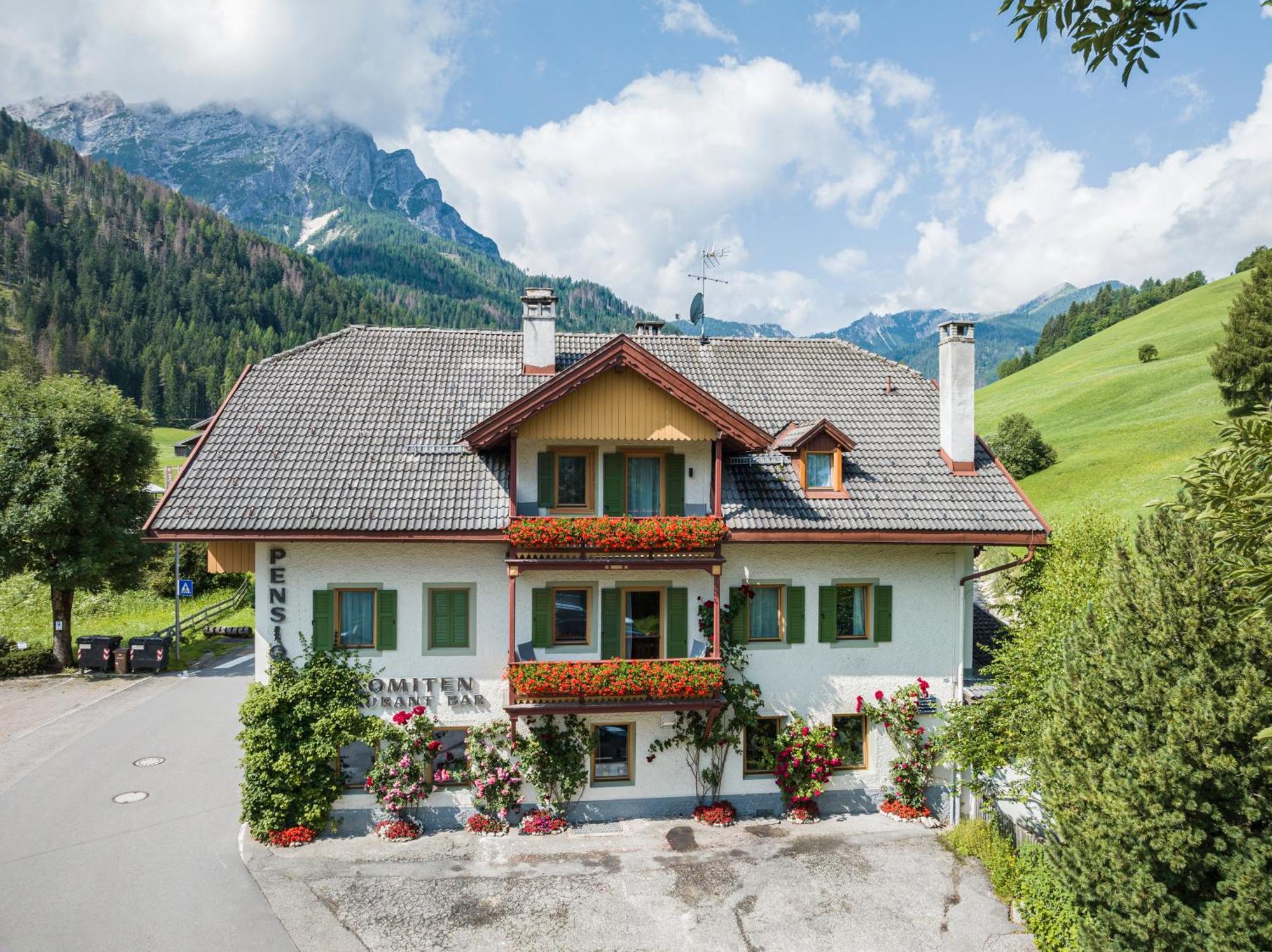 Gasthof Albergo Dolomiten Braies  Dış mekan fotoğraf