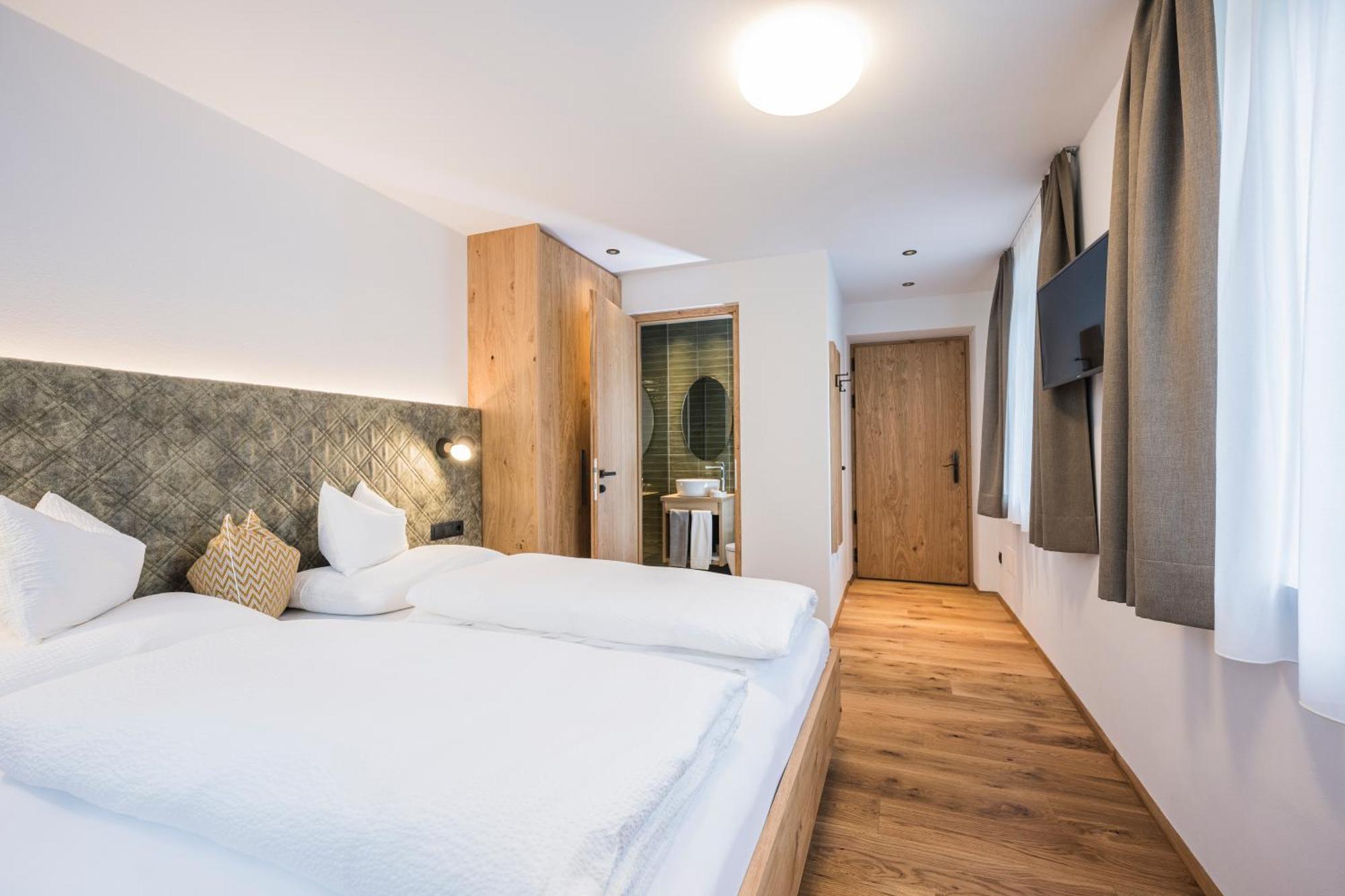 Gasthof Albergo Dolomiten Braies  Dış mekan fotoğraf