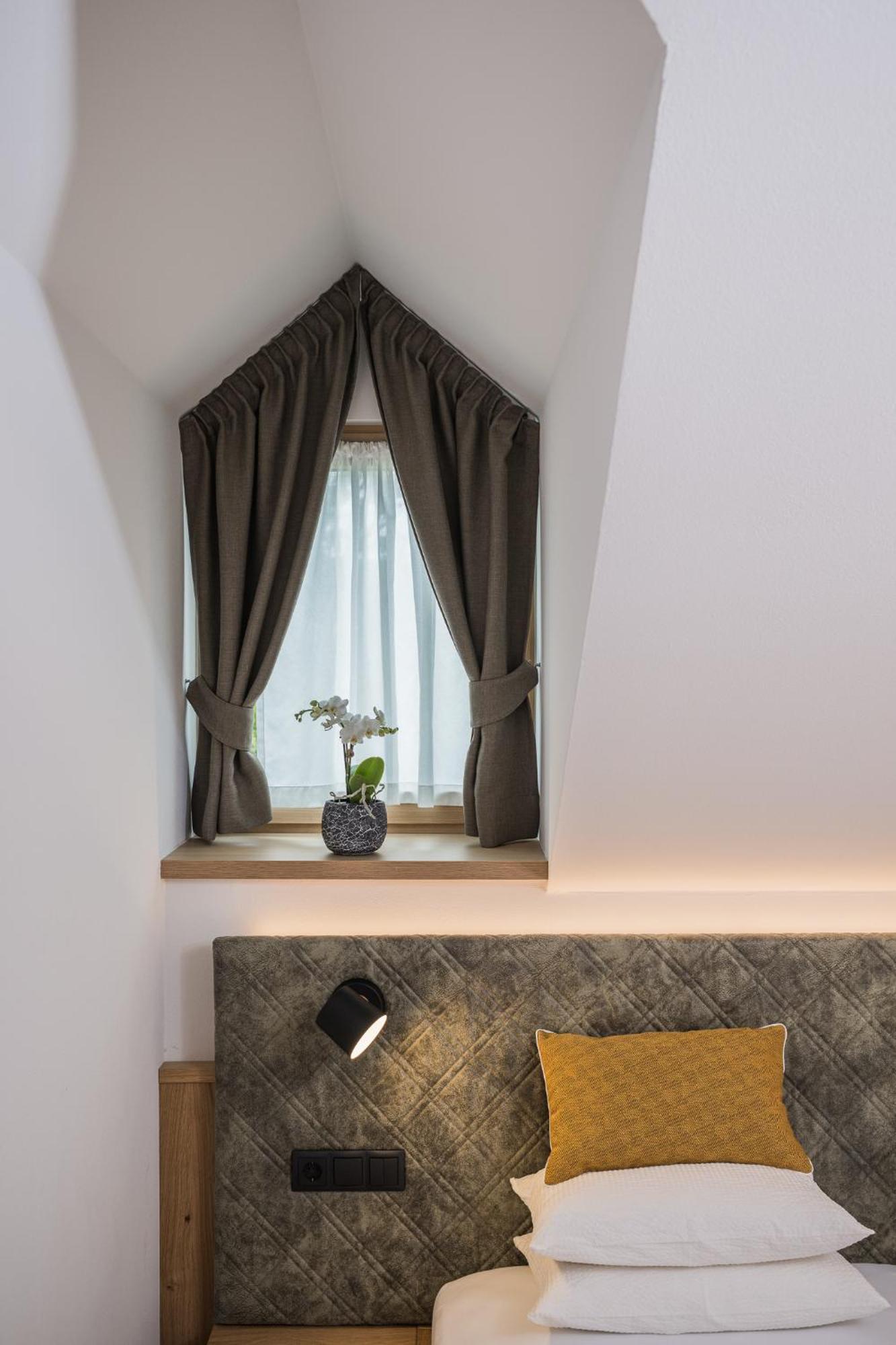 Gasthof Albergo Dolomiten Braies  Dış mekan fotoğraf