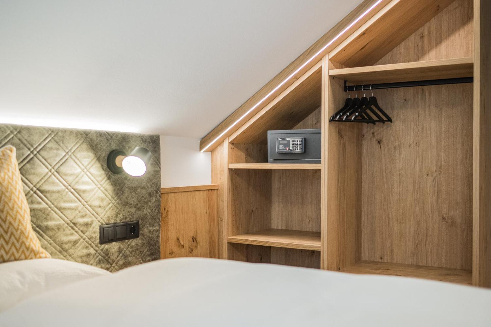 Gasthof Albergo Dolomiten Braies  Dış mekan fotoğraf