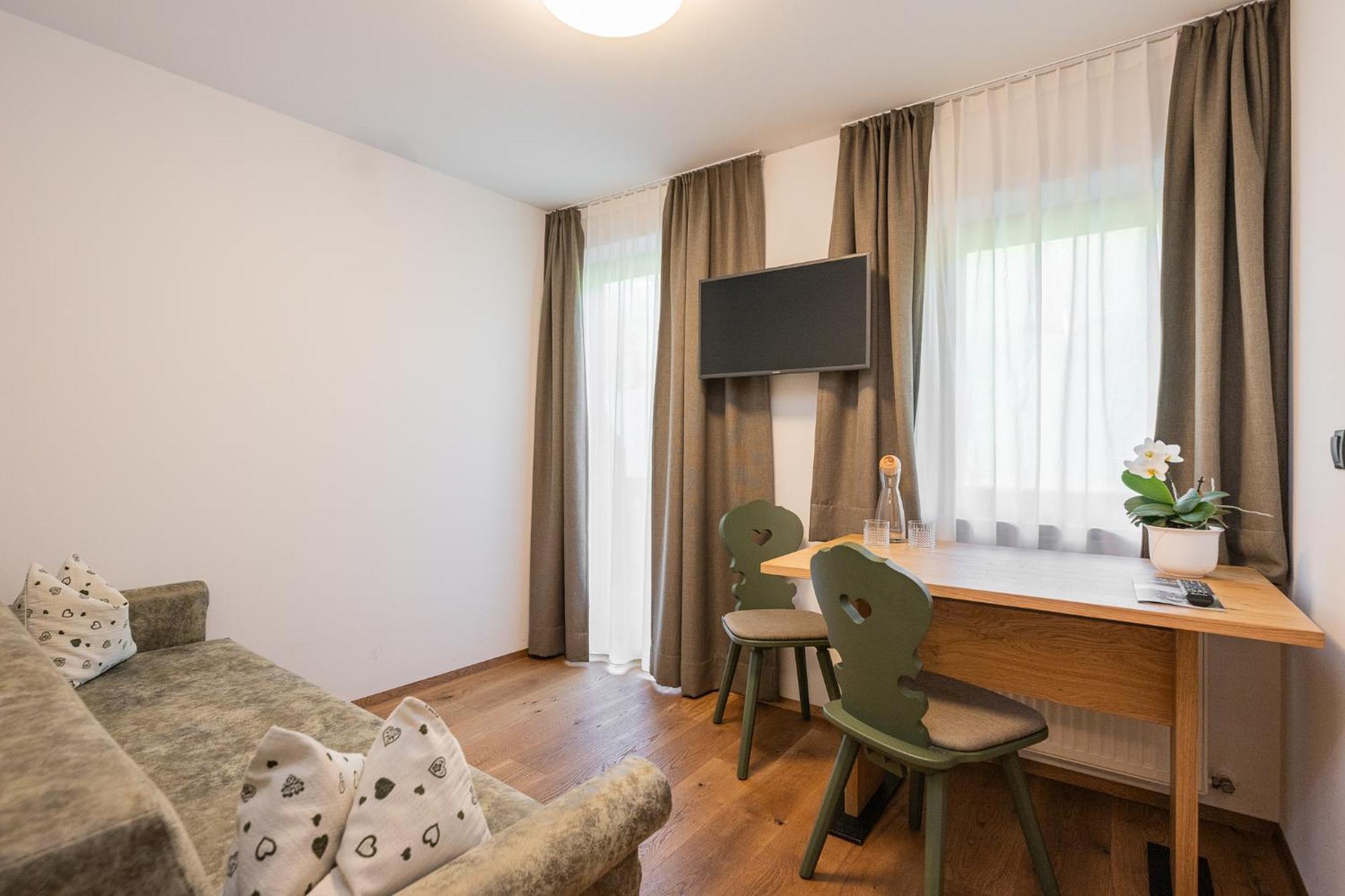 Gasthof Albergo Dolomiten Braies  Dış mekan fotoğraf
